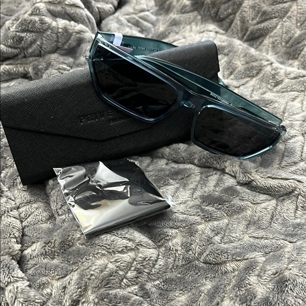 Stylish Black Sunglasses
